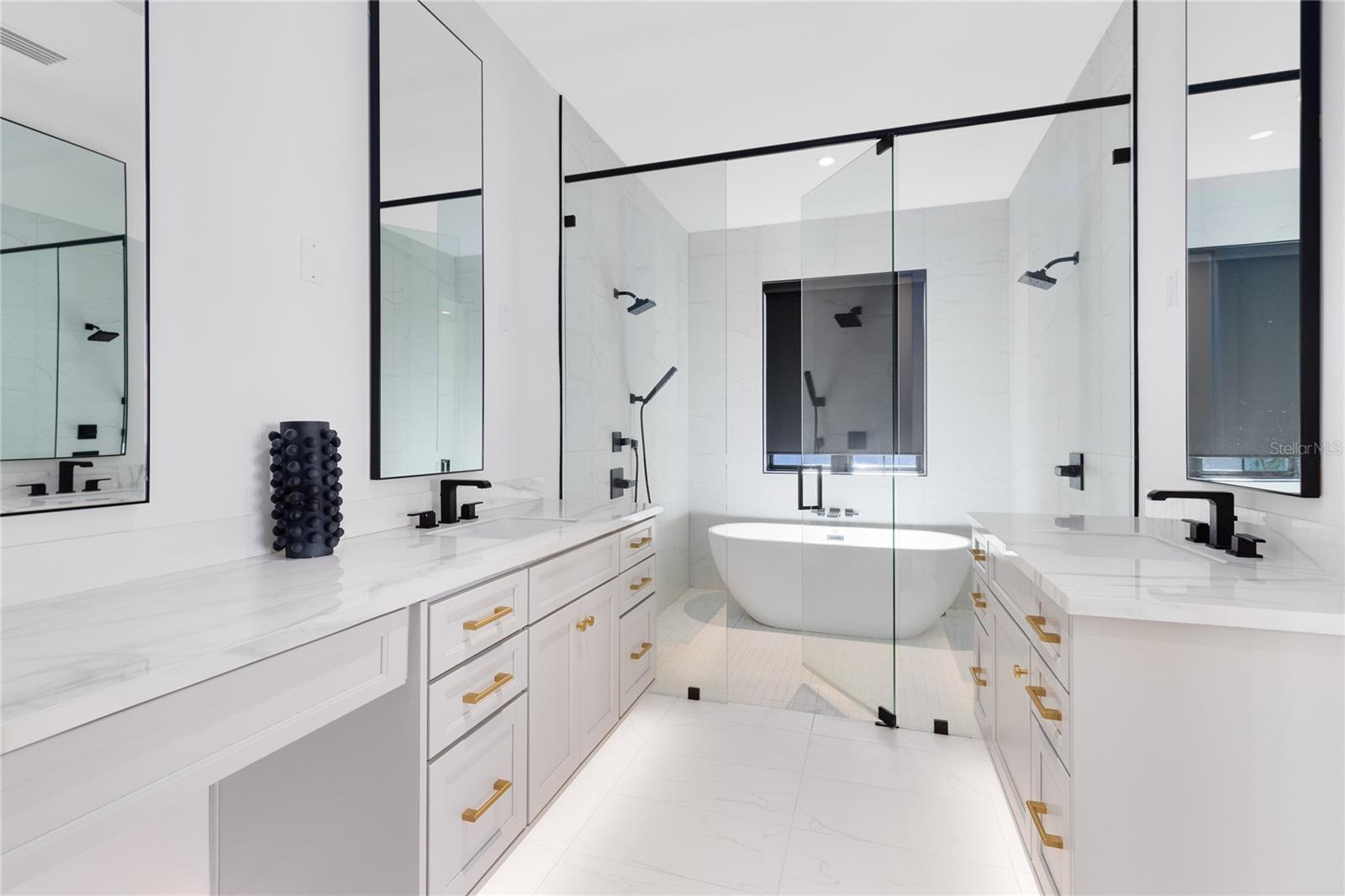 LAUREATE PARK - Residential