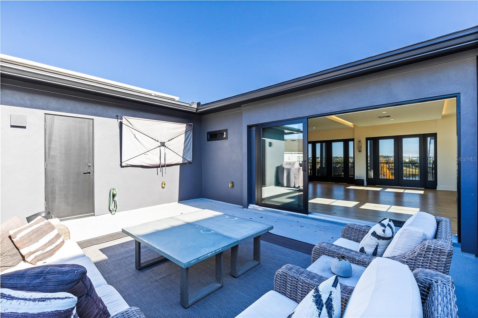 LAUREATE PARK - Residential