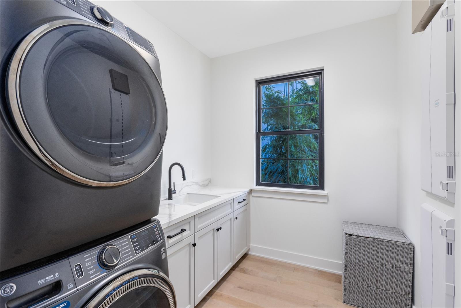 LAUREATE PARK - Residential