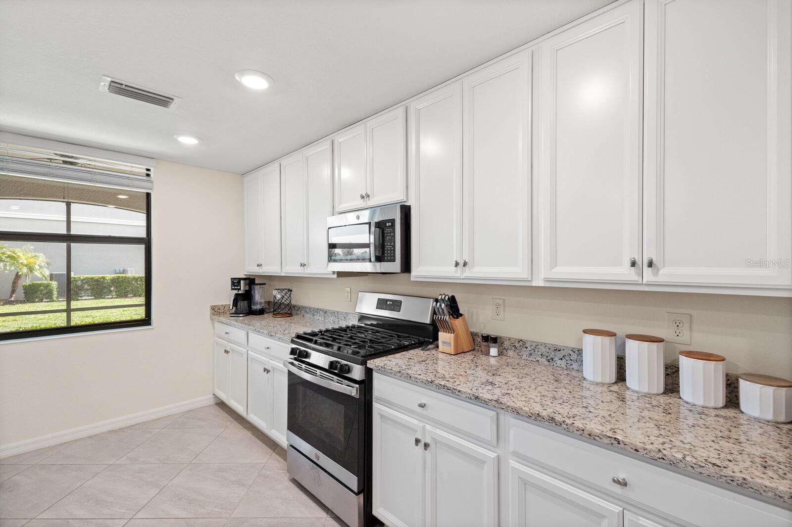 LAKEWOOD NATIONAL - Residential Lease