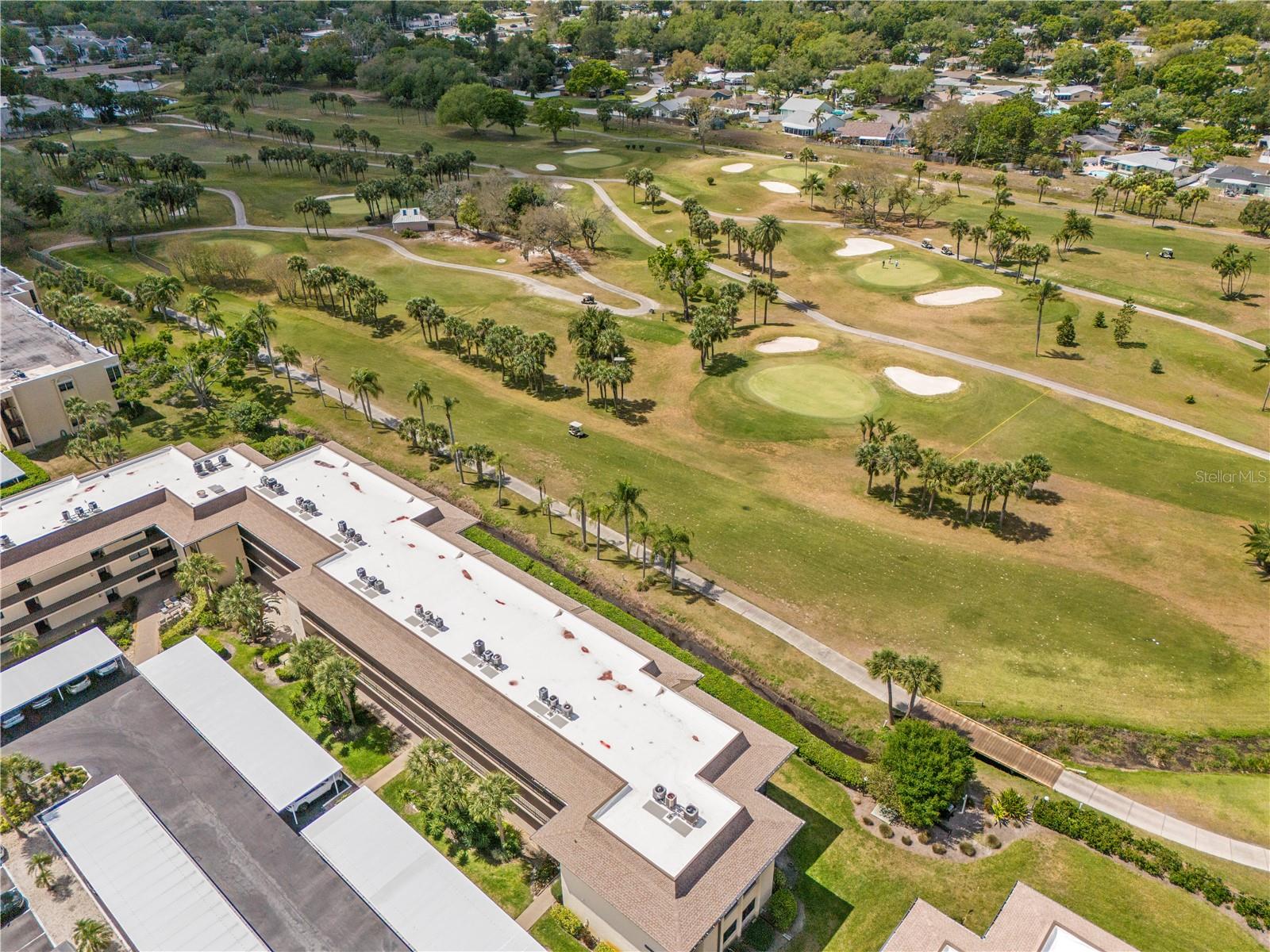 VILLAS DE GOLF CONDO - Residential