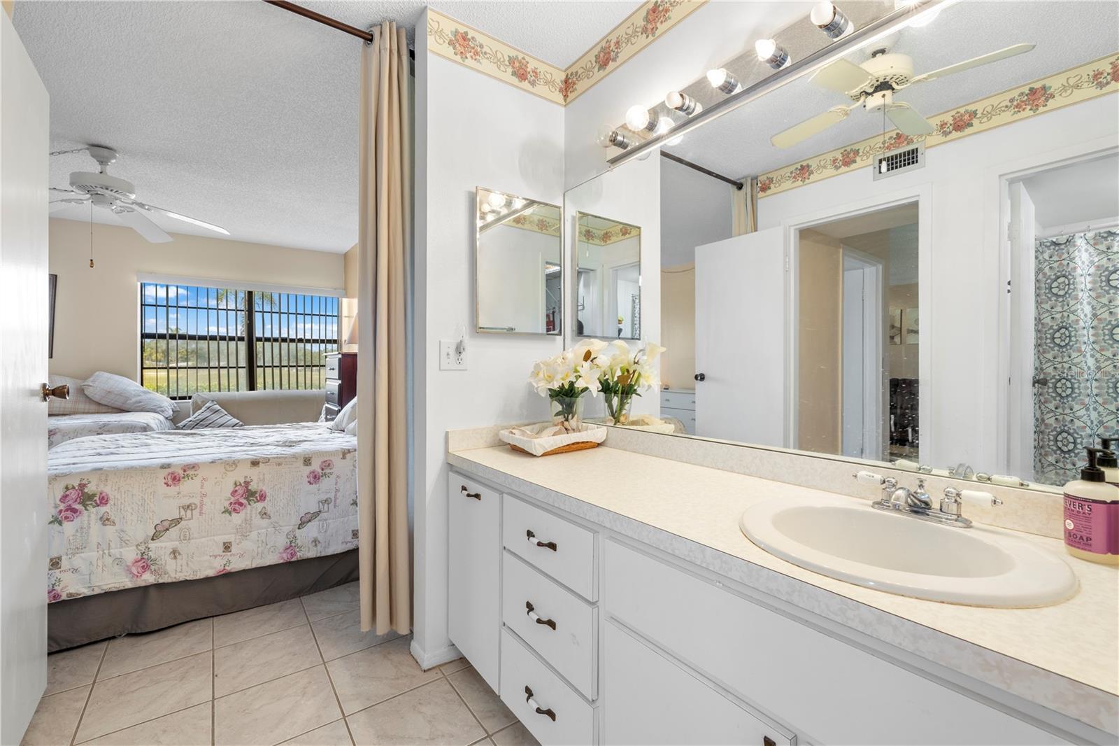 VILLAS DE GOLF CONDO - Residential