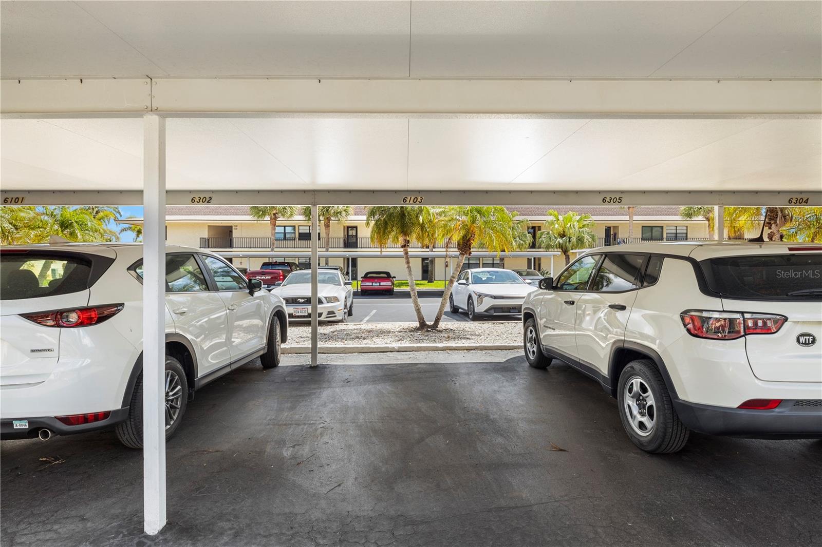 VILLAS DE GOLF CONDO - Residential