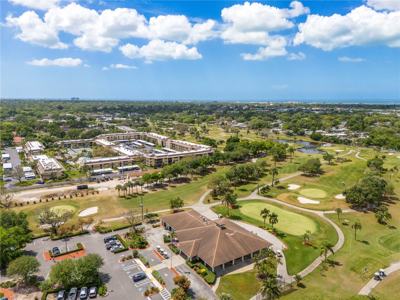 VILLAS DE GOLF CONDO - Residential