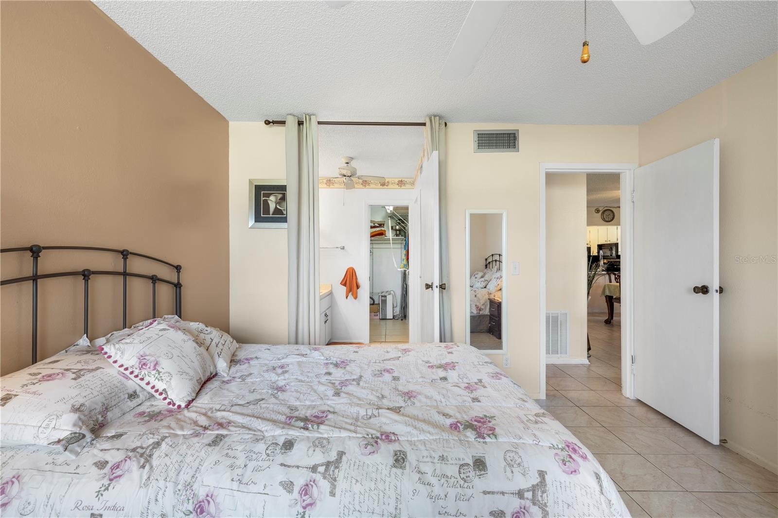 VILLAS DE GOLF CONDO - Residential