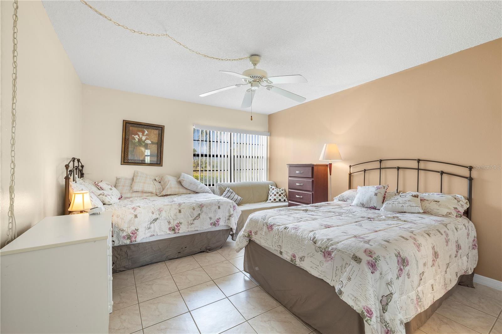 VILLAS DE GOLF CONDO - Residential