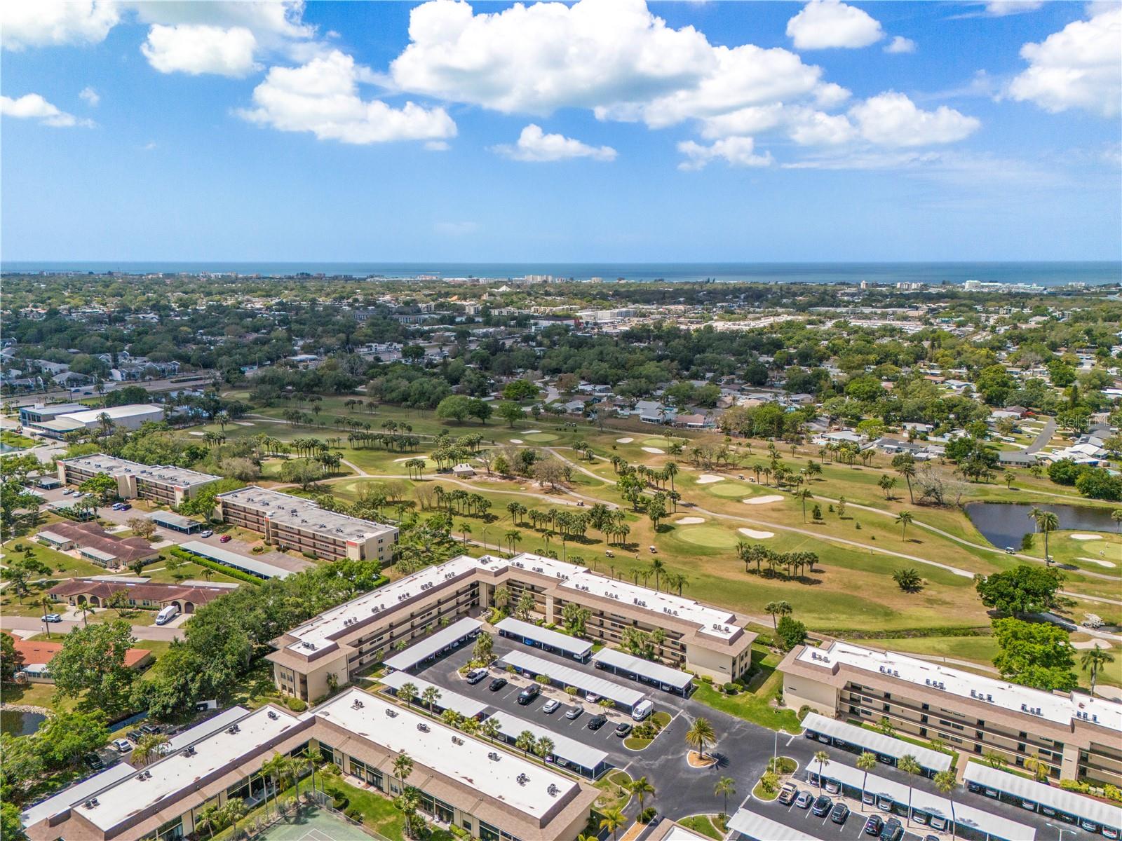 VILLAS DE GOLF CONDO - Residential