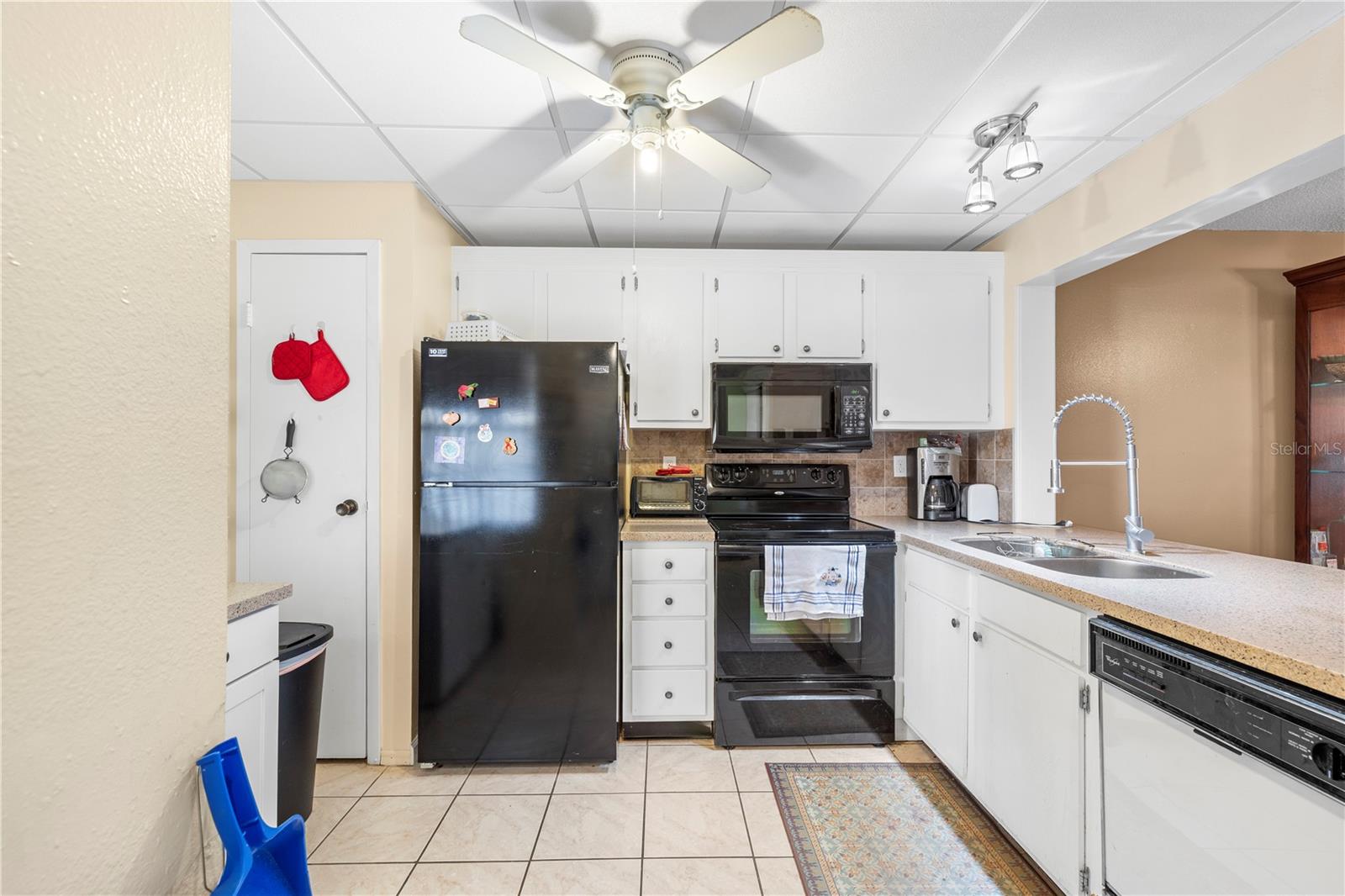 VILLAS DE GOLF CONDO - Residential