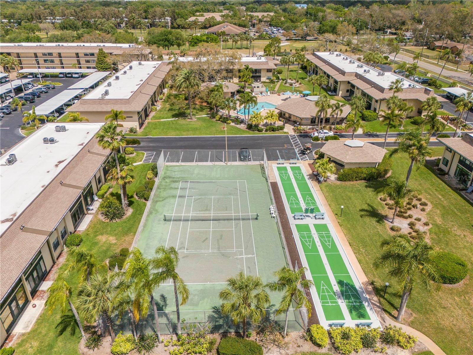 VILLAS DE GOLF CONDO - Residential