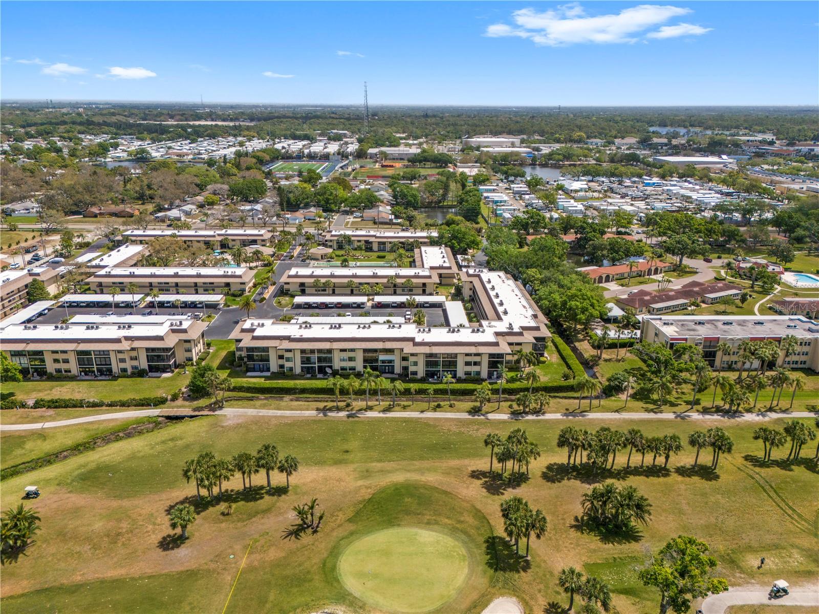 VILLAS DE GOLF CONDO - Residential