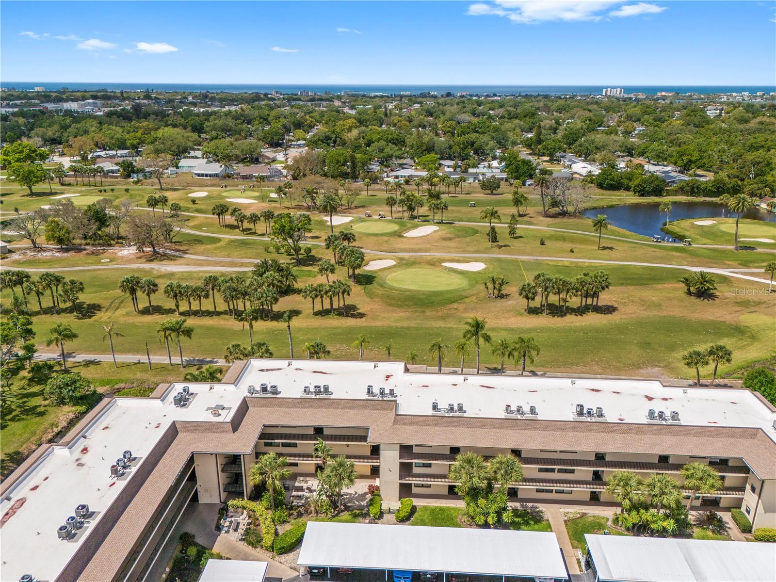 VILLAS DE GOLF CONDO - Residential