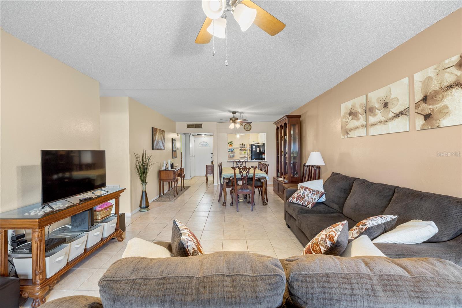 VILLAS DE GOLF CONDO - Residential