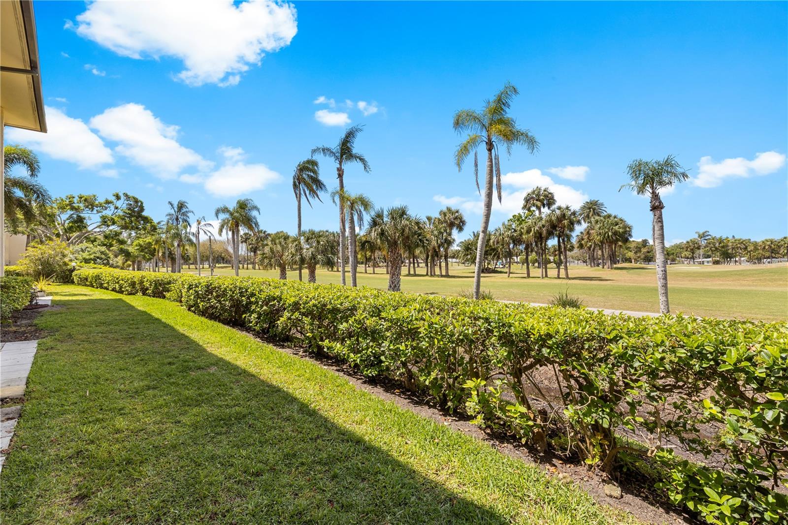 VILLAS DE GOLF CONDO - Residential