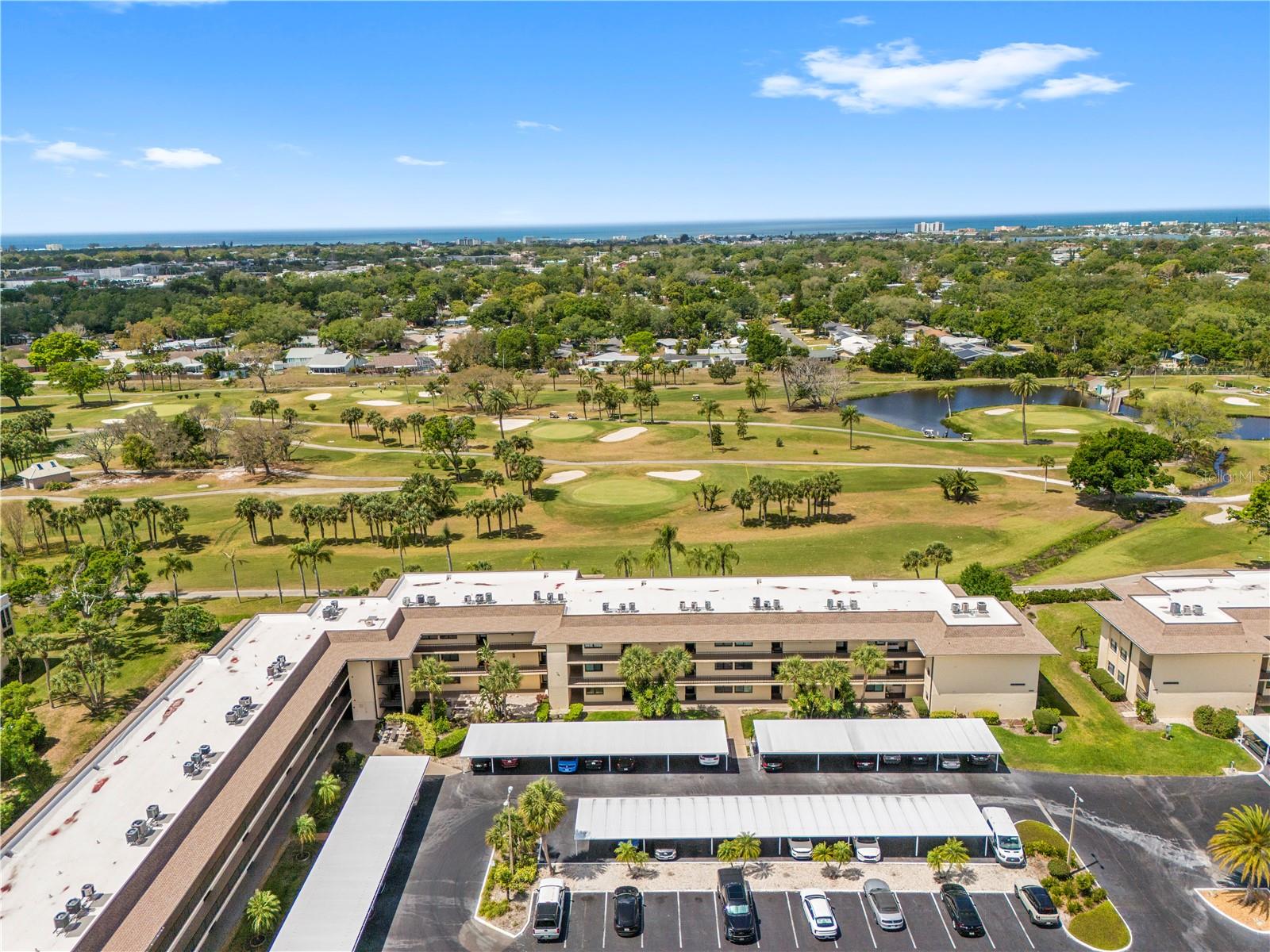 VILLAS DE GOLF CONDO - Residential