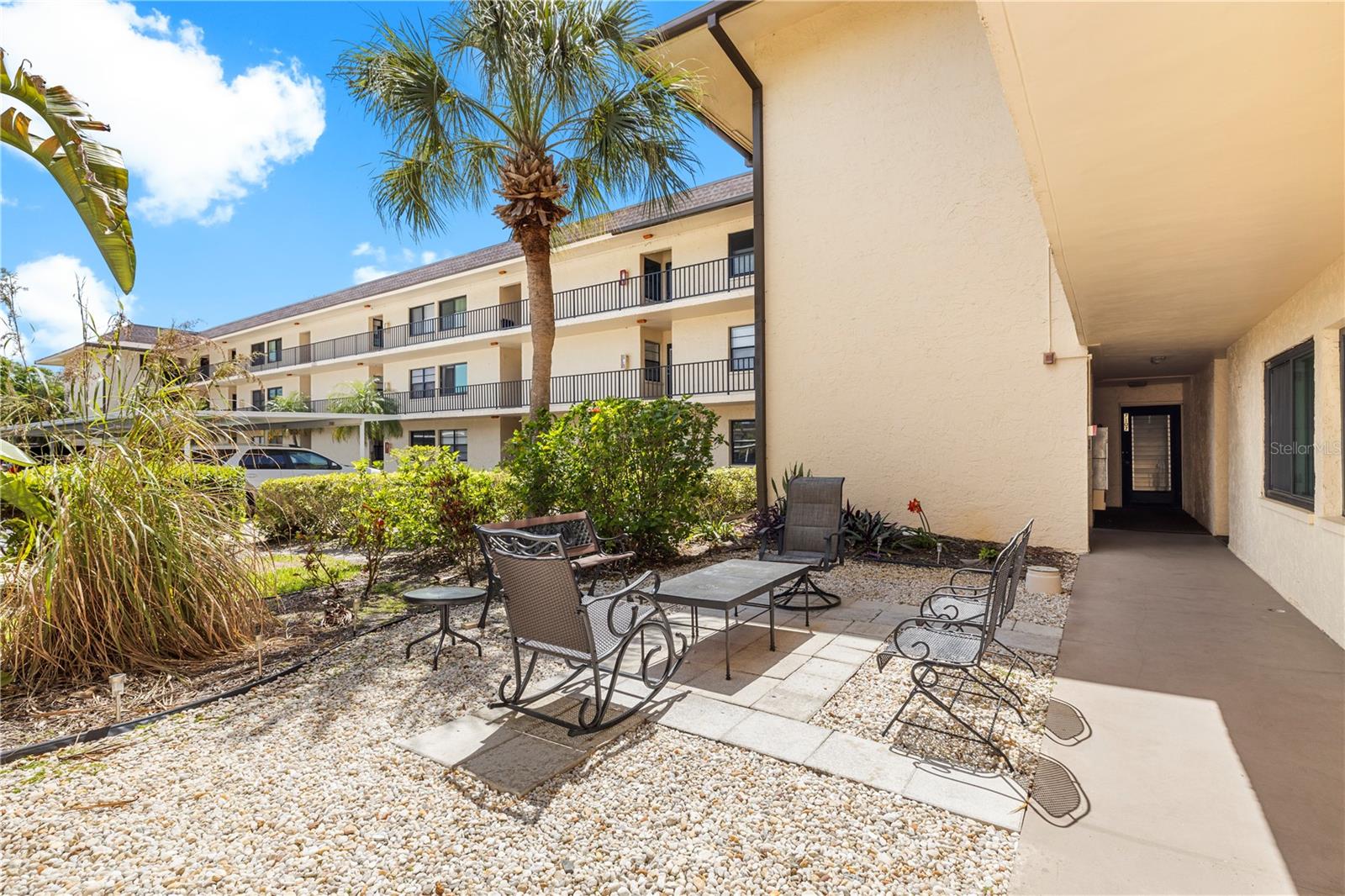 VILLAS DE GOLF CONDO - Residential