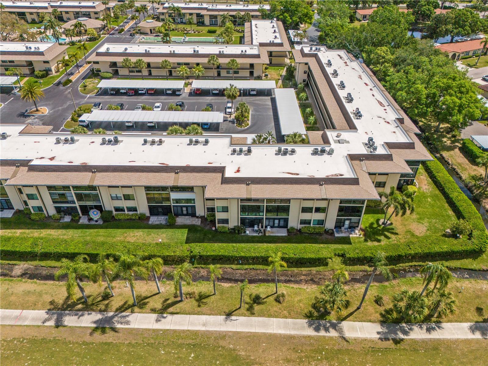 VILLAS DE GOLF CONDO - Residential