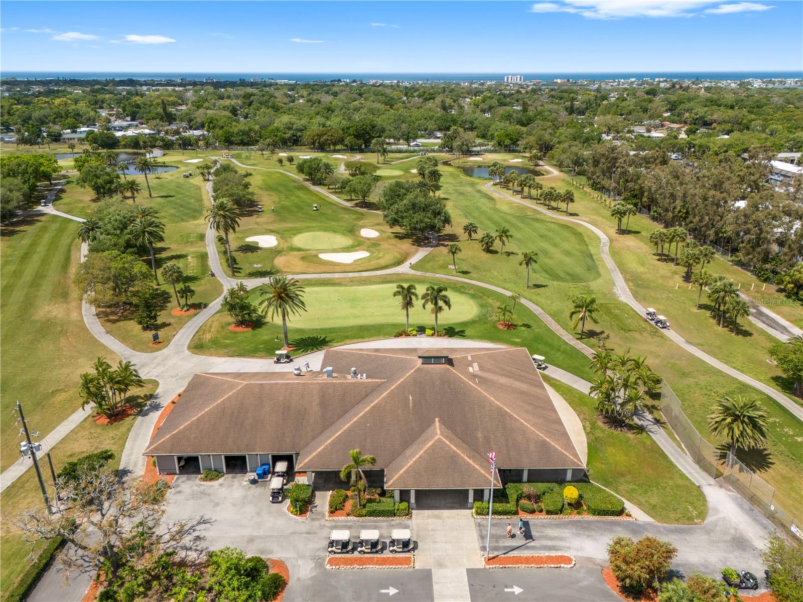 VILLAS DE GOLF CONDO - Residential