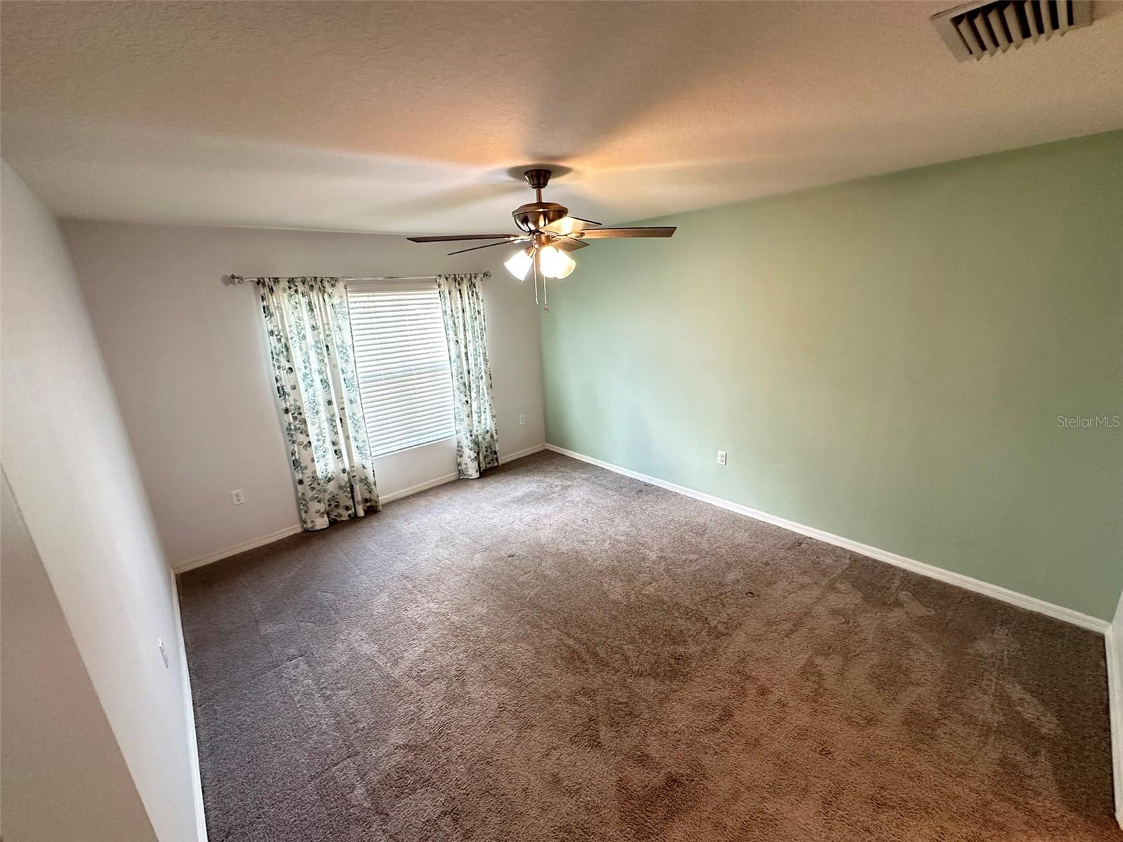 TRIUMPH SOUTH PH 1 - Residential