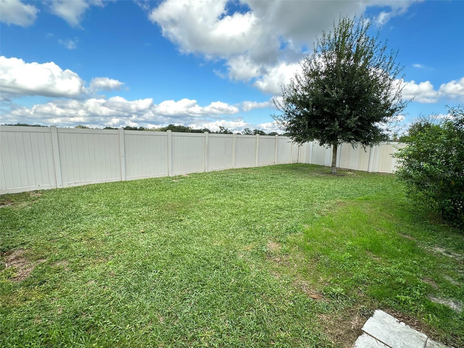 TRIUMPH SOUTH PH 1 - Residential