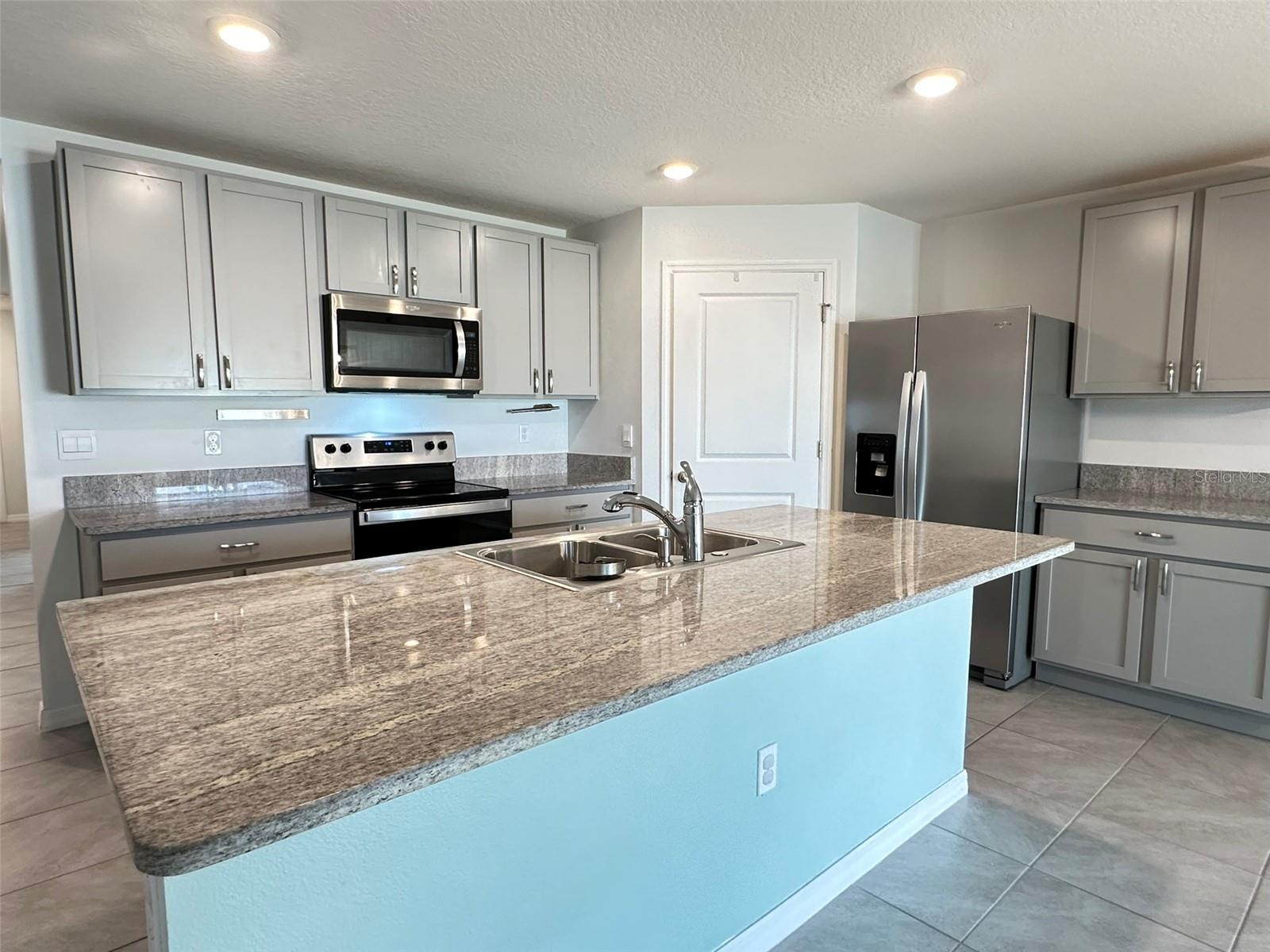 TRIUMPH SOUTH PH 1 - Residential