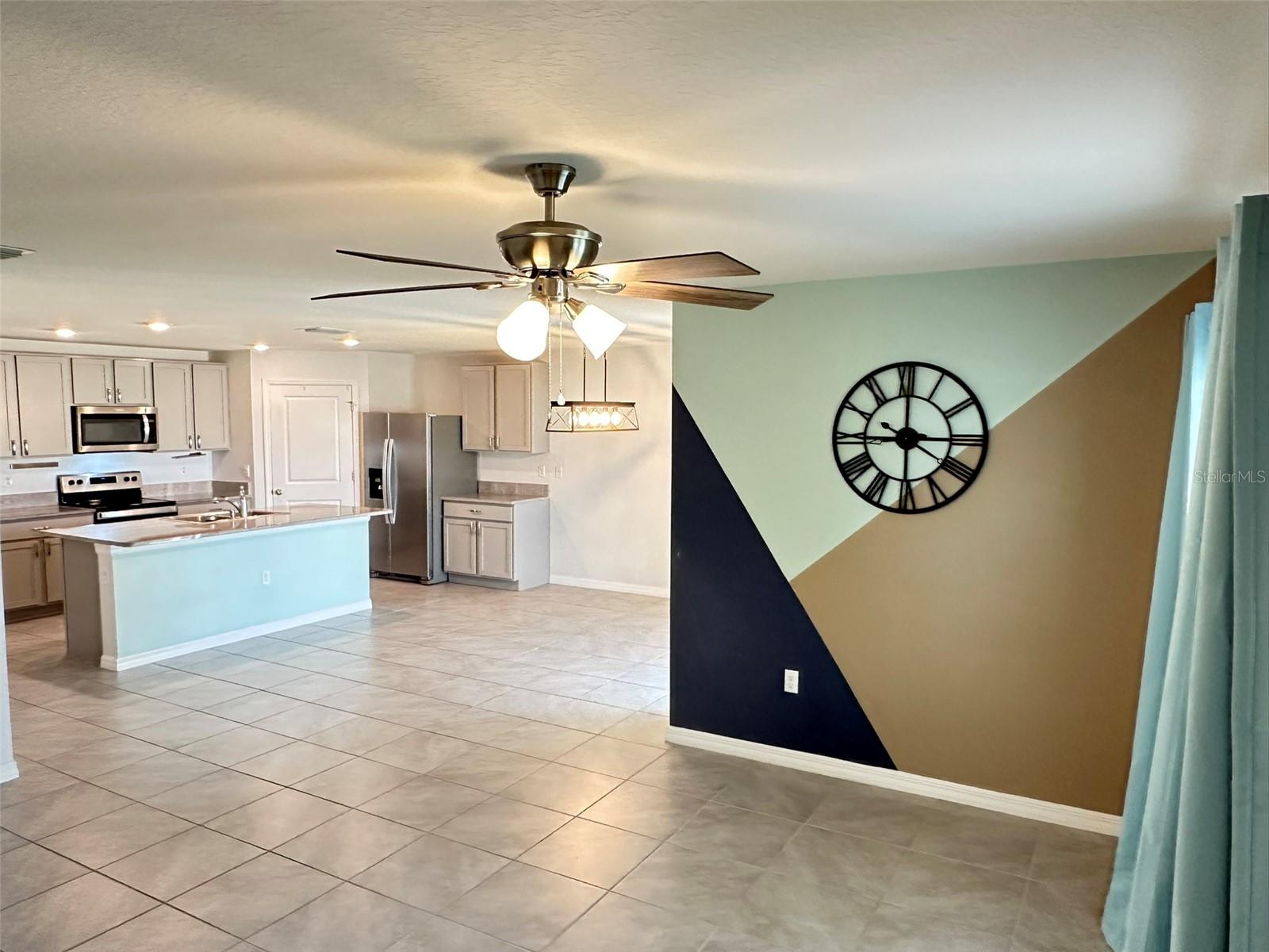 TRIUMPH SOUTH PH 1 - Residential