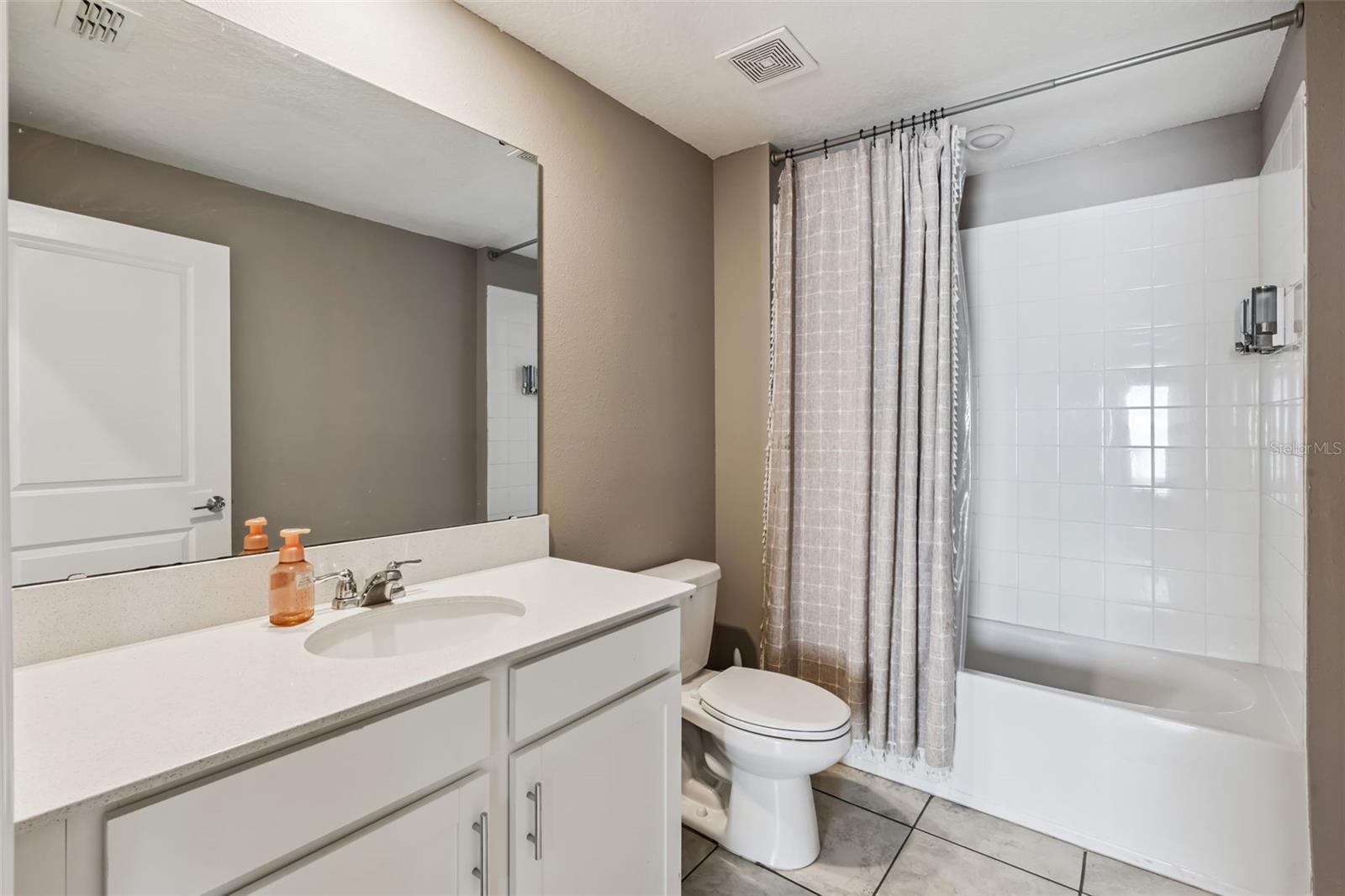 TRINITY LAKES PH 1 & 2 - Residential