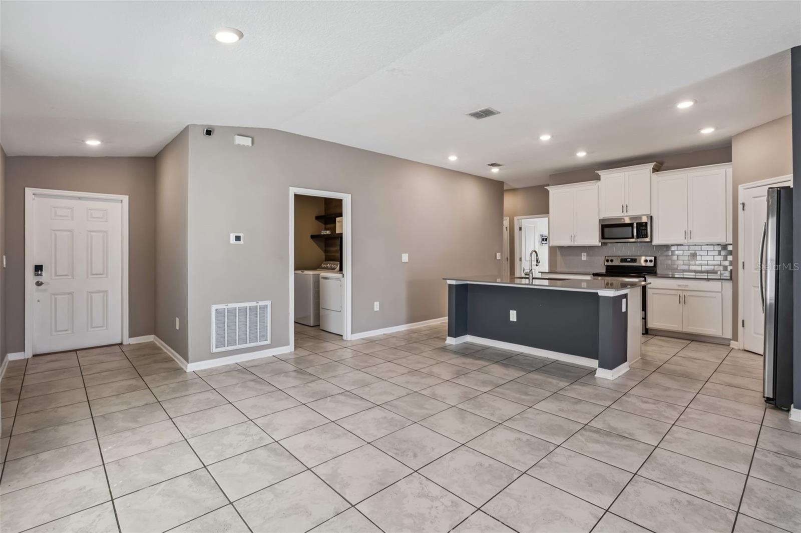 TRINITY LAKES PH 1 & 2 - Residential