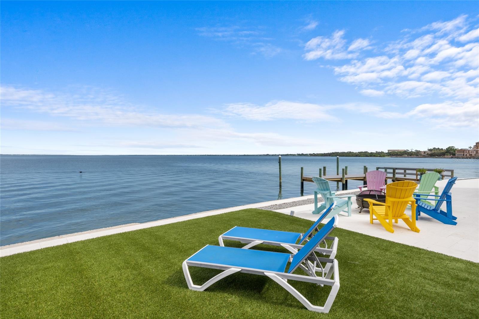 SAPPHIRE SHORES - Residential