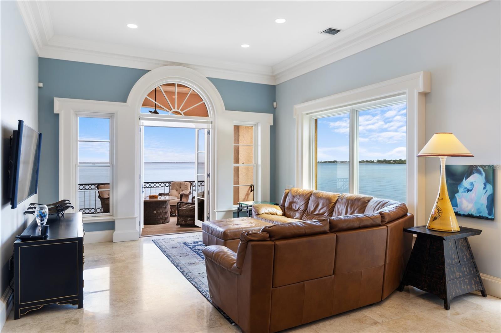 SAPPHIRE SHORES - Residential