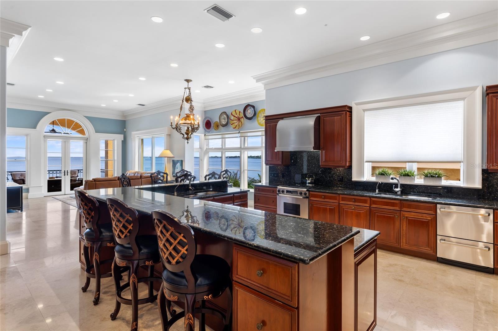 SAPPHIRE SHORES - Residential