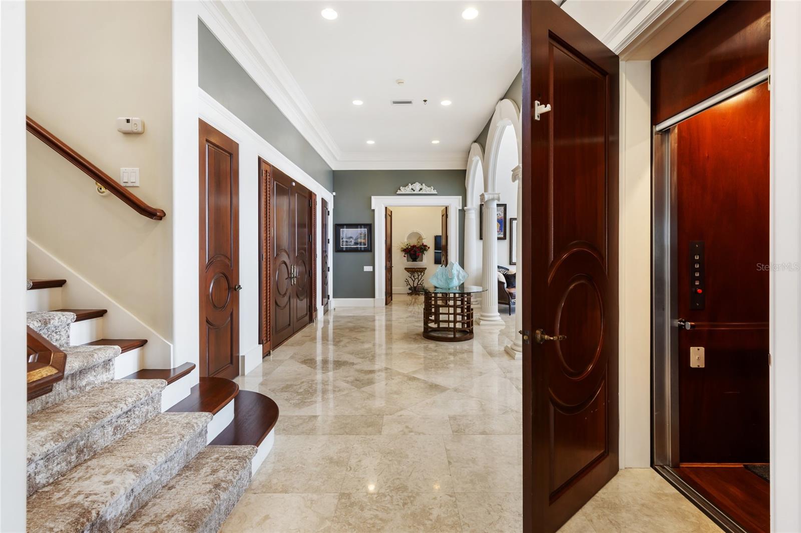 SAPPHIRE SHORES - Residential