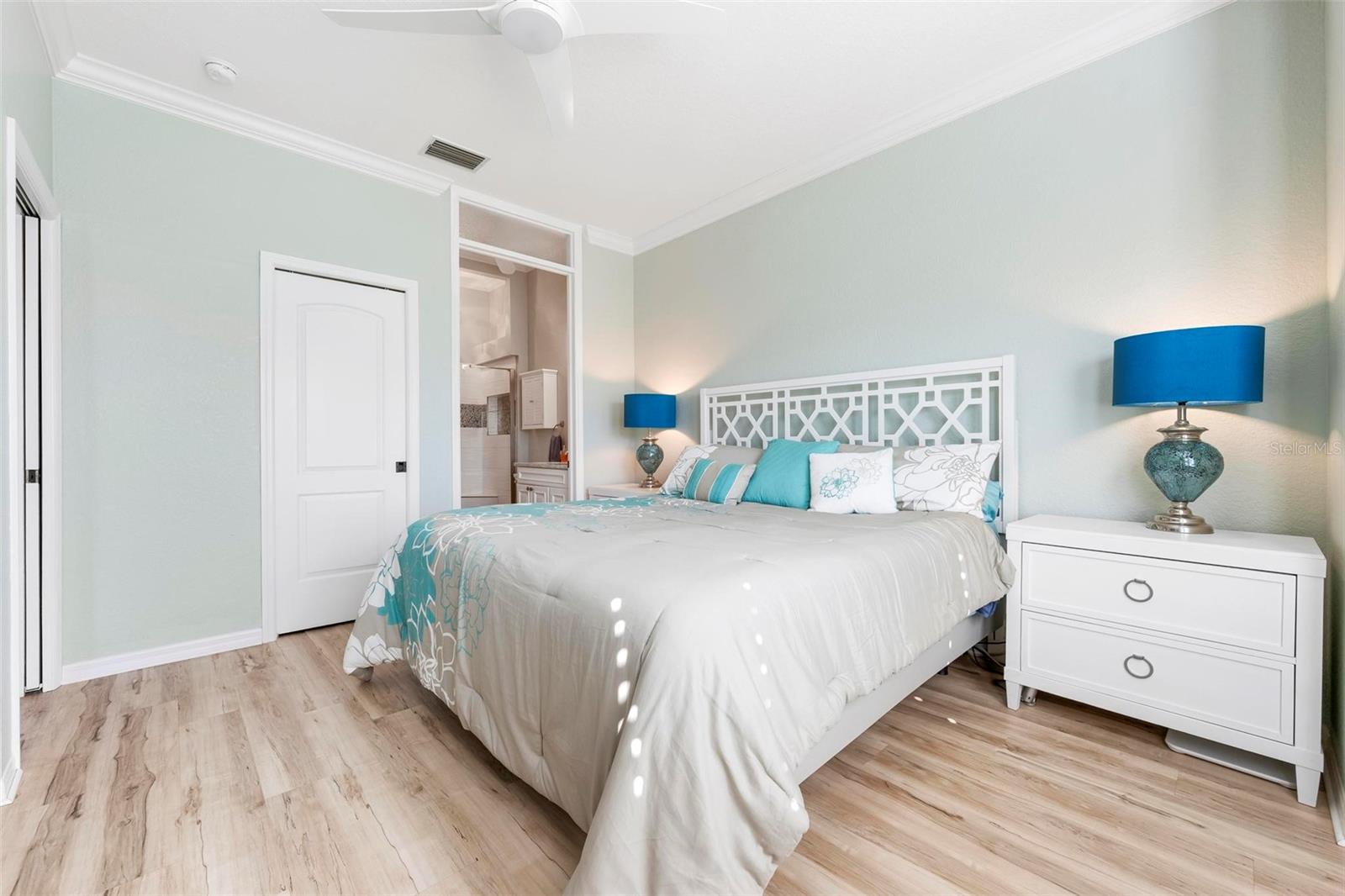 VISTA DEL LAGO - Residential