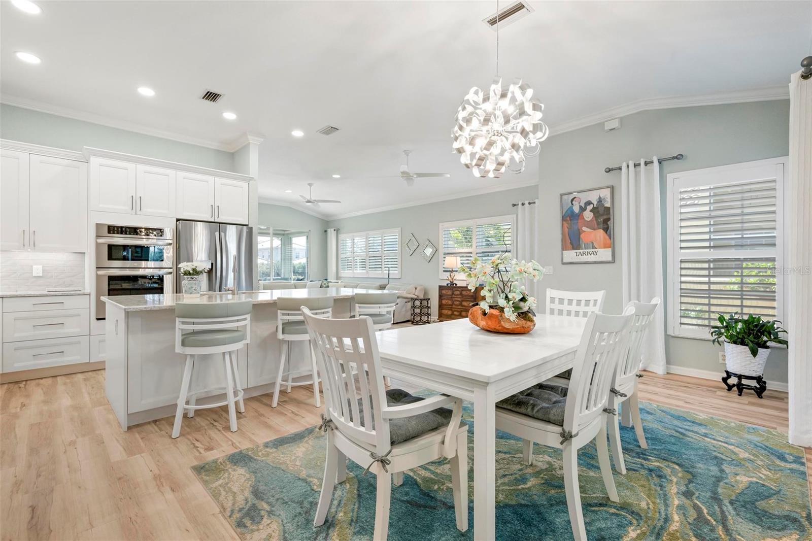 VISTA DEL LAGO - Residential