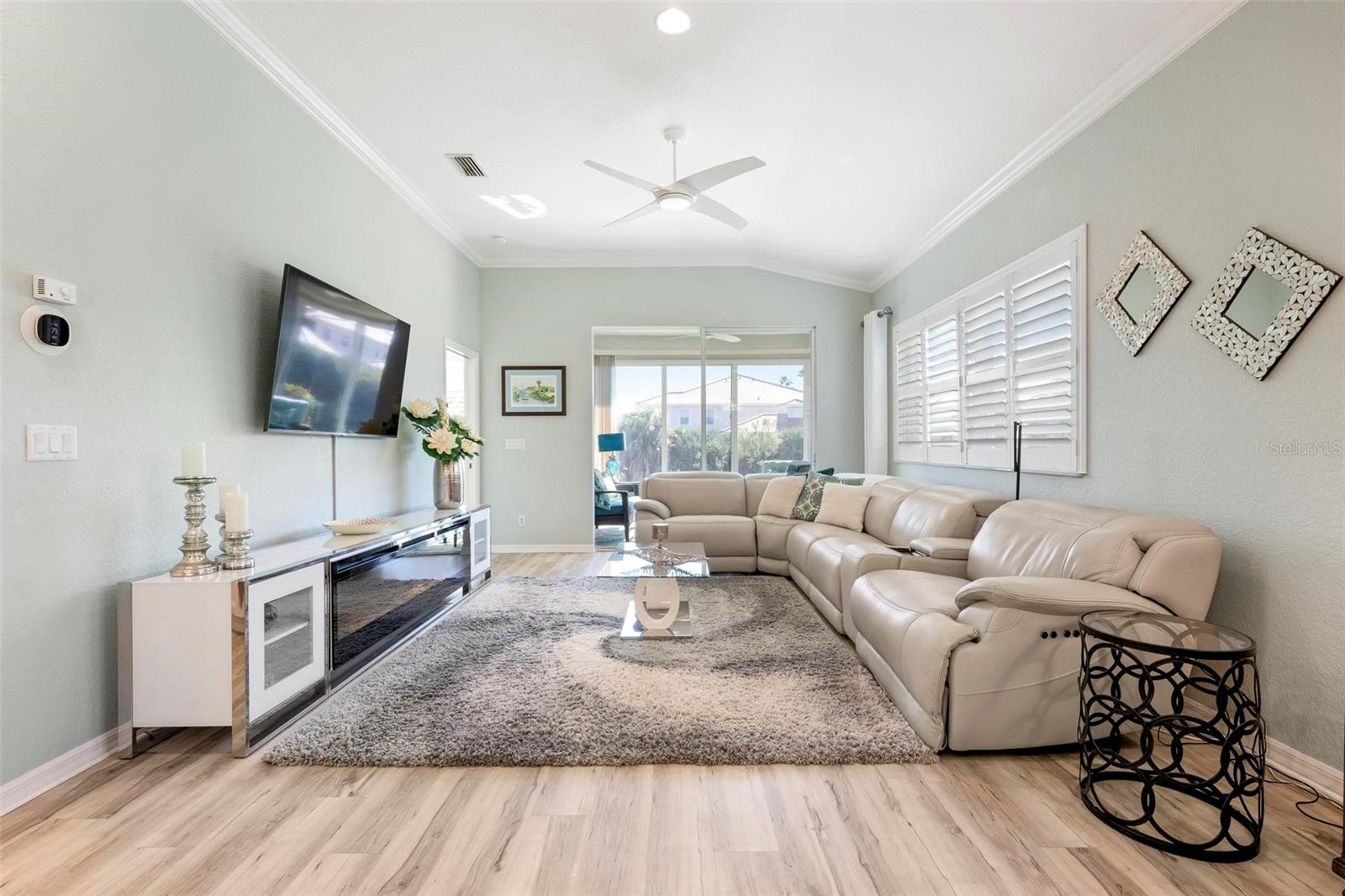 VISTA DEL LAGO - Residential