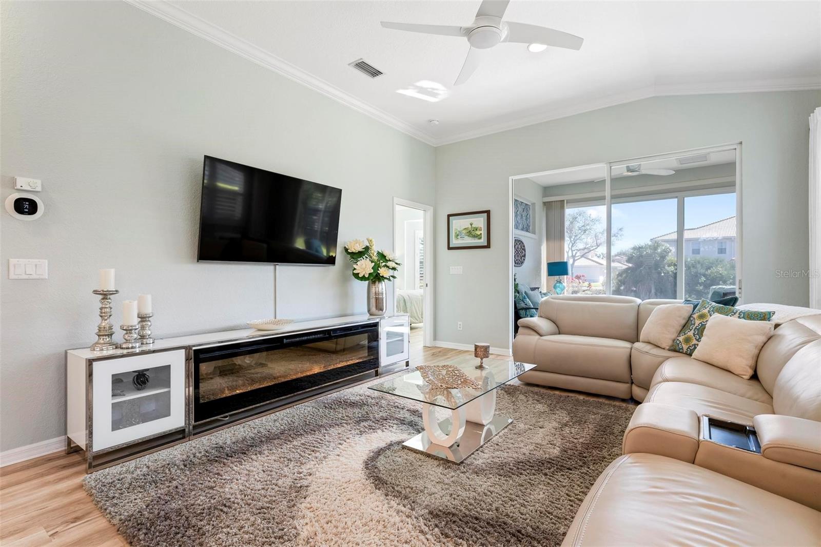 VISTA DEL LAGO - Residential