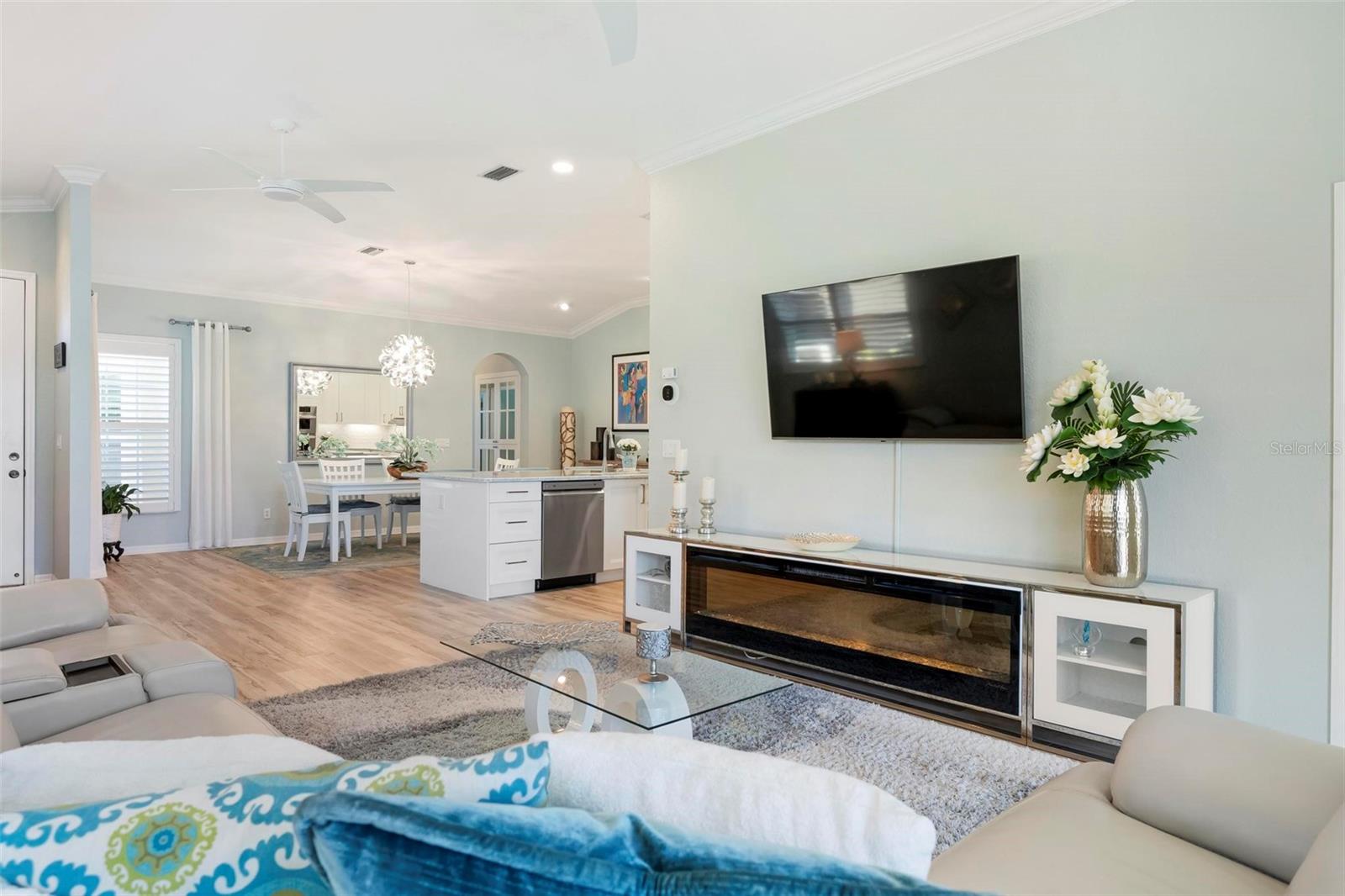 VISTA DEL LAGO - Residential