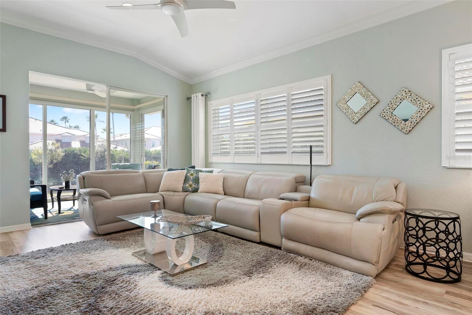 VISTA DEL LAGO - Residential