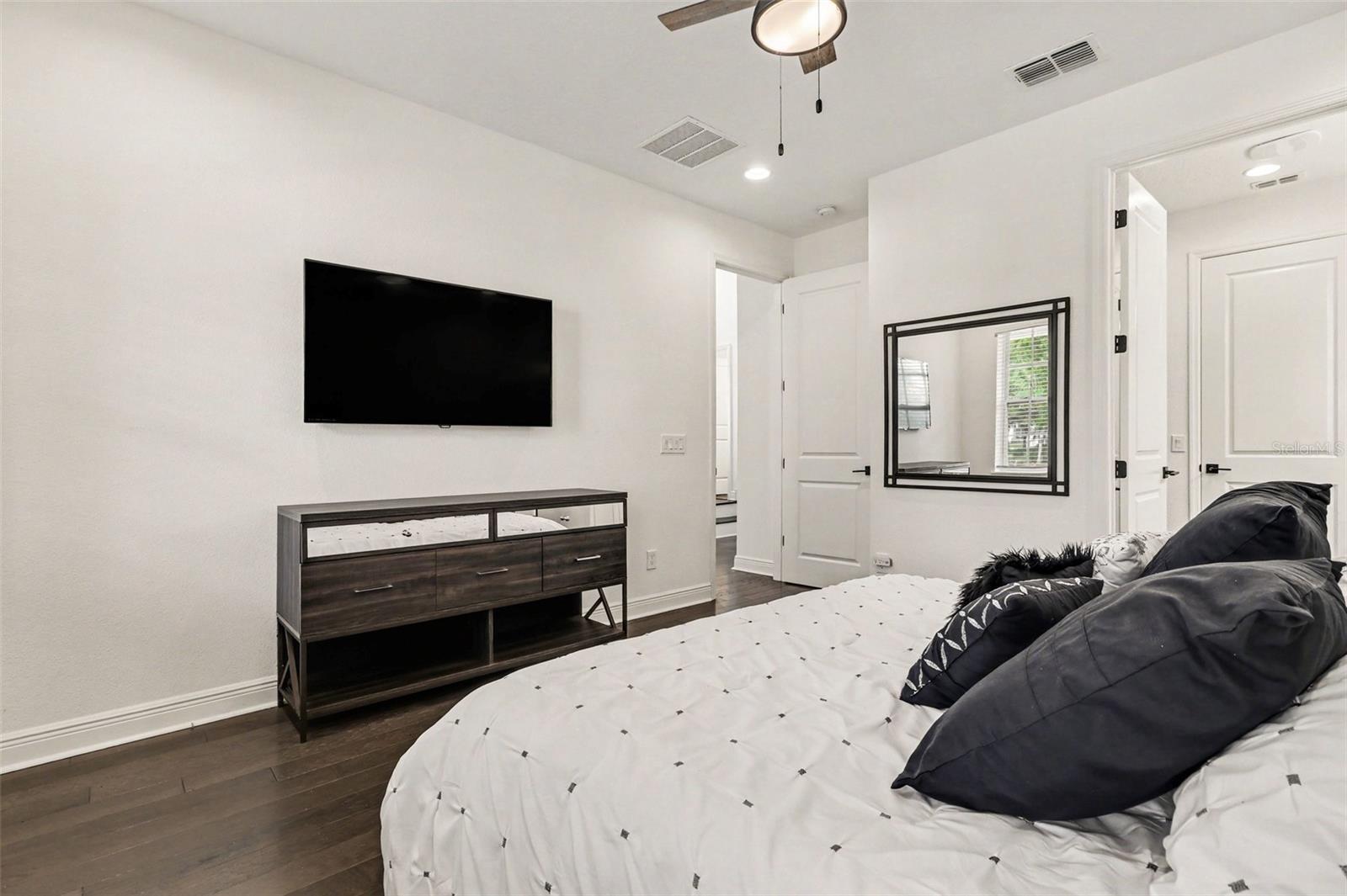 LAUREATE PARK - Residential