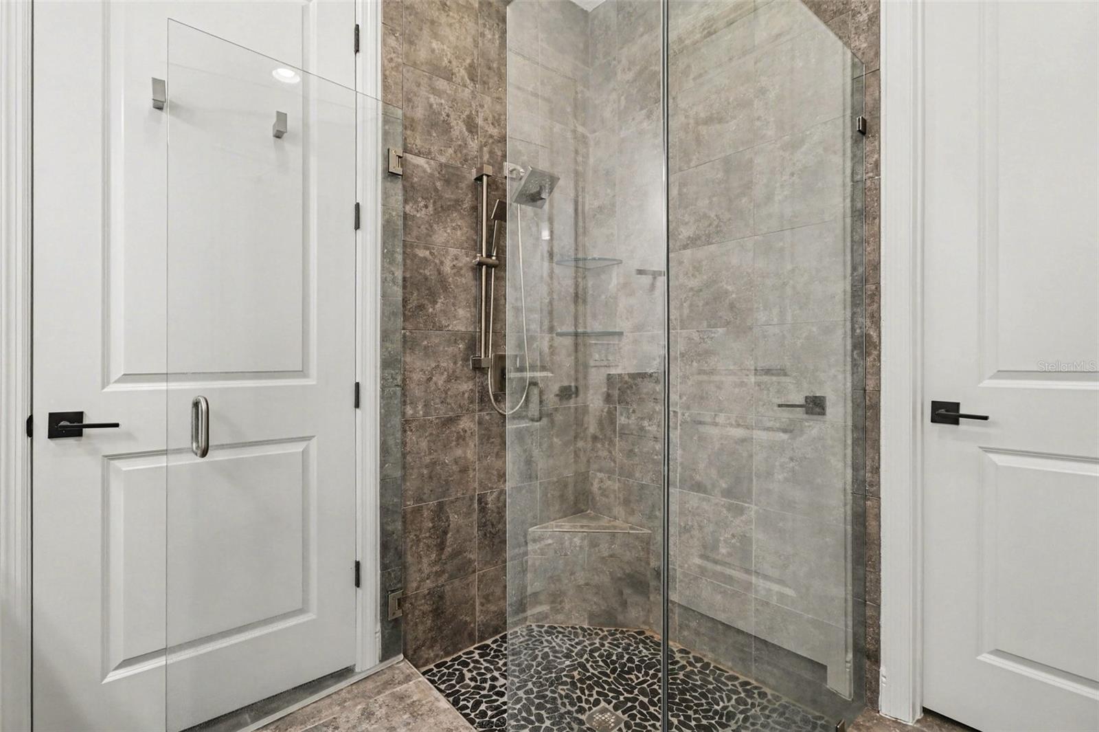 LAUREATE PARK - Residential