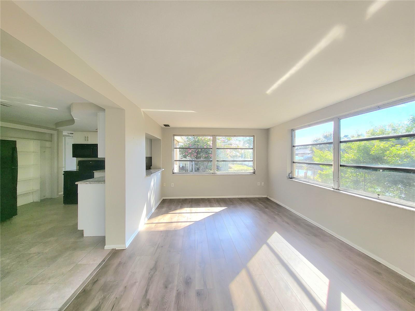 BEACON SQUARE - Residential Lease