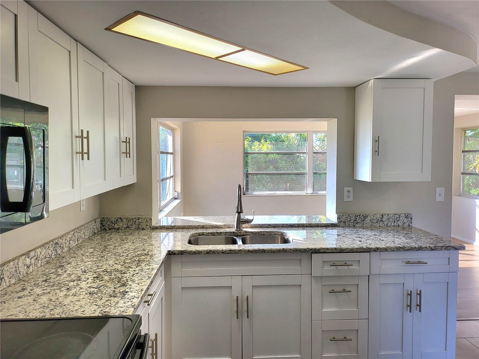 BEACON SQUARE - Residential Lease