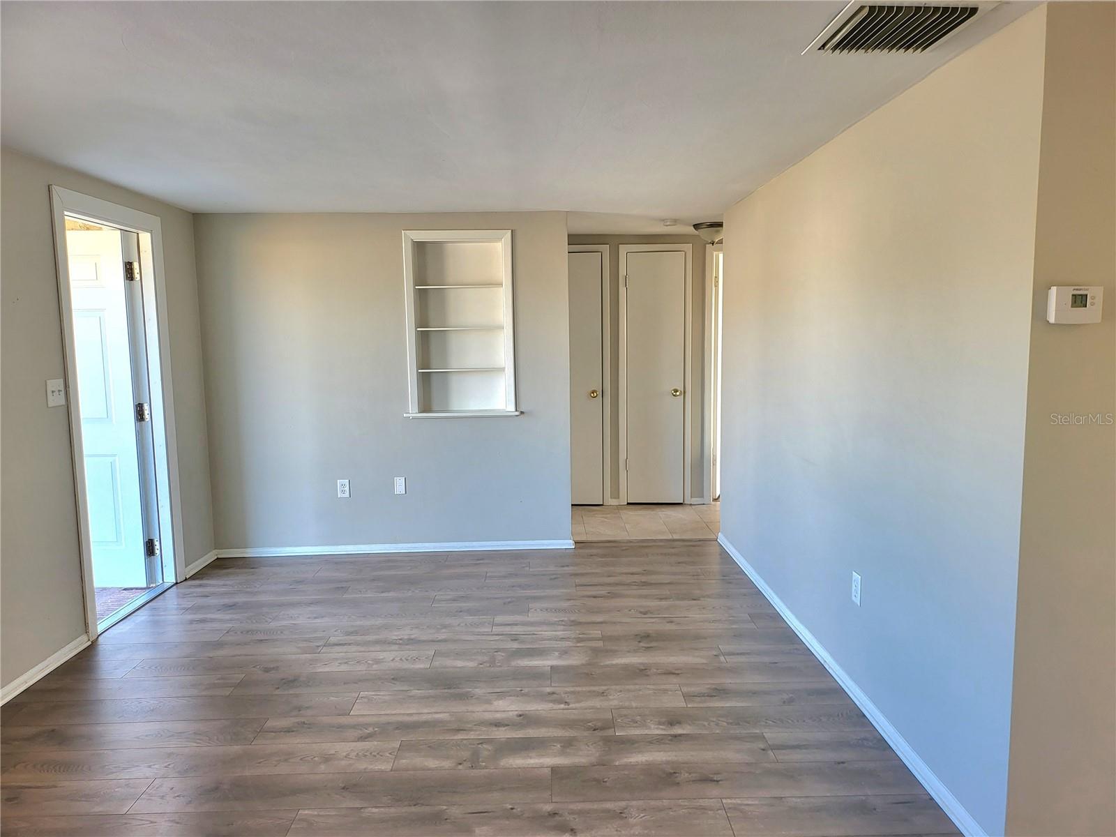 BEACON SQUARE - Residential Lease