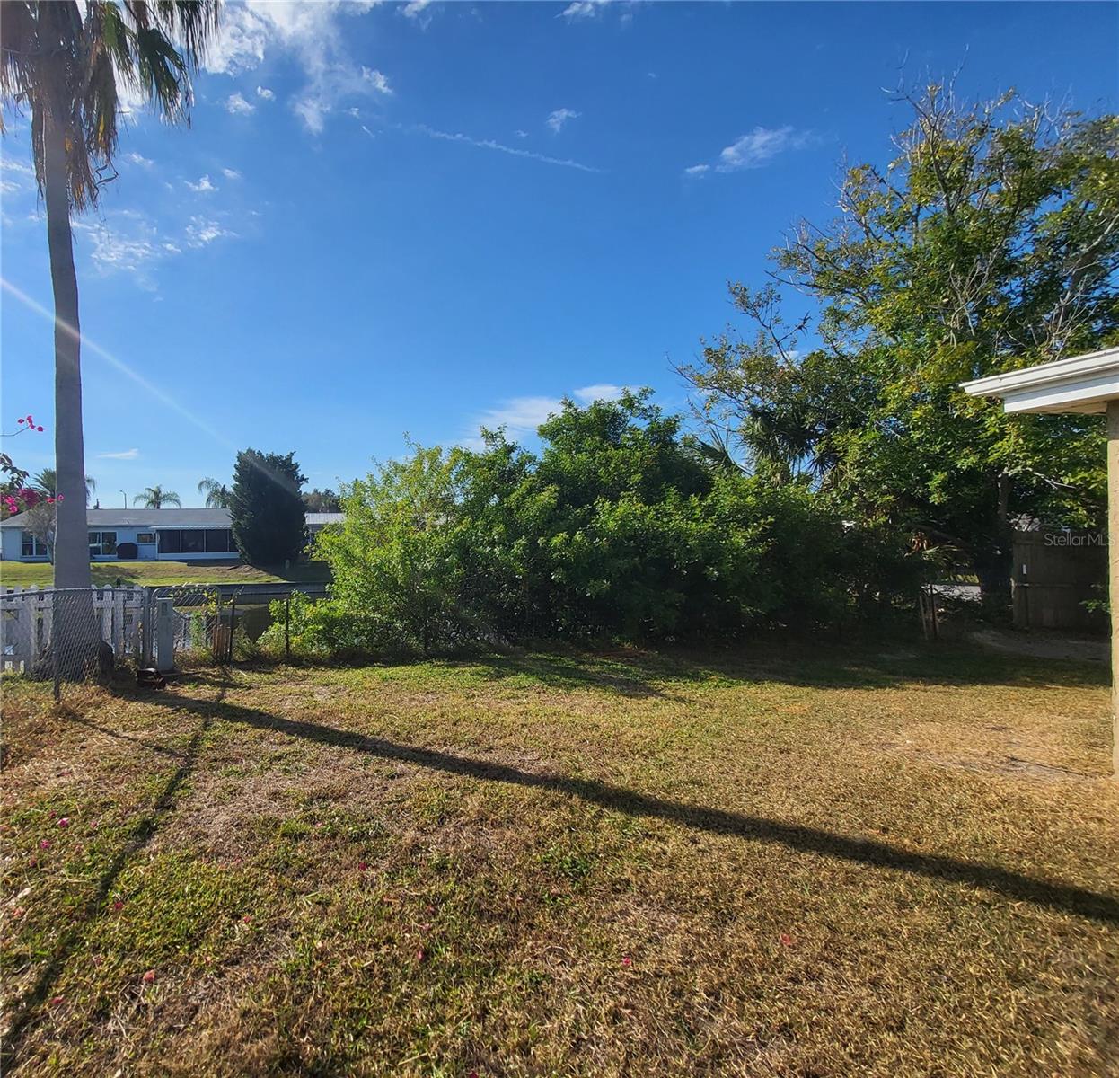 BEACON SQUARE - Residential Lease