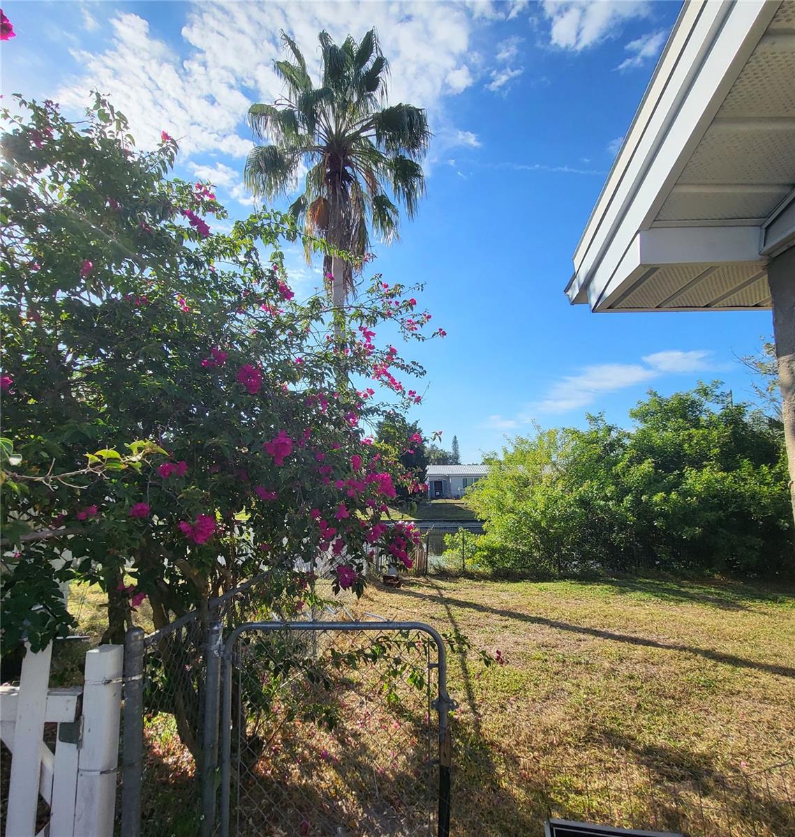 BEACON SQUARE - Residential Lease