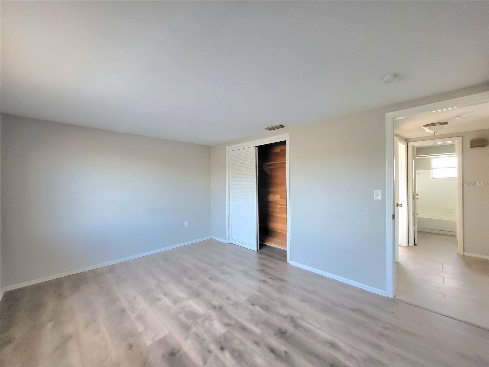 BEACON SQUARE - Residential Lease