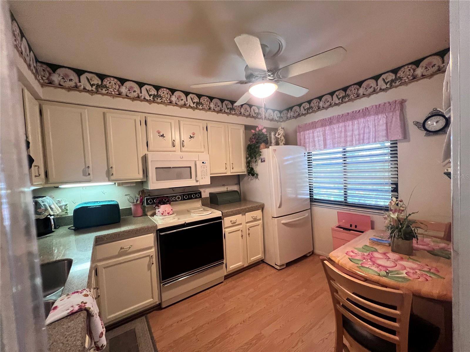 VILLAGE LAKE - Residential