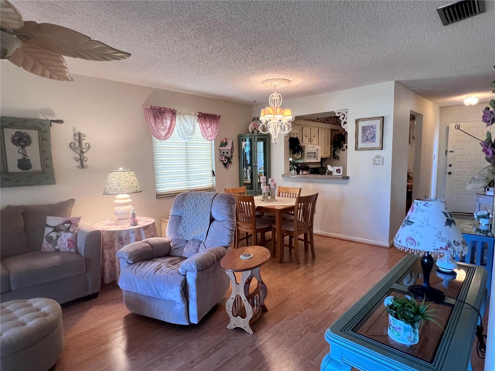 VILLAGE LAKE - Residential