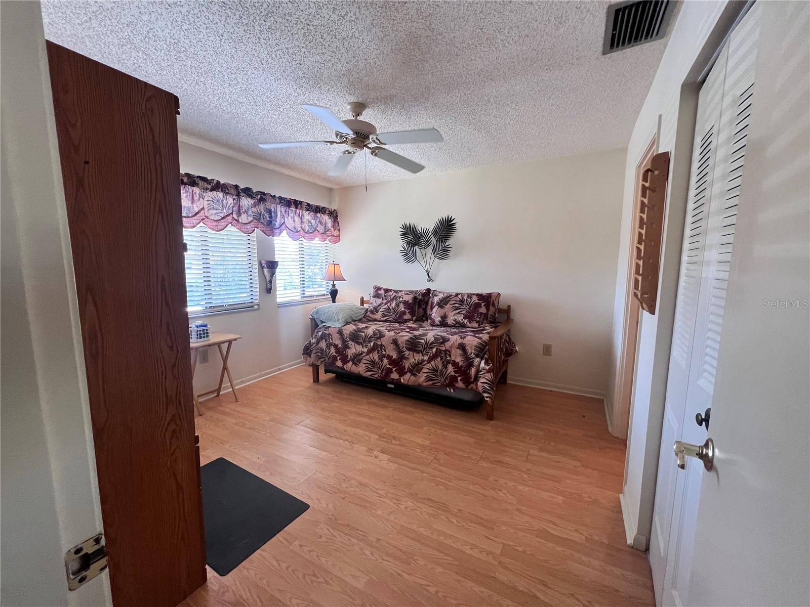 VILLAGE LAKE - Residential