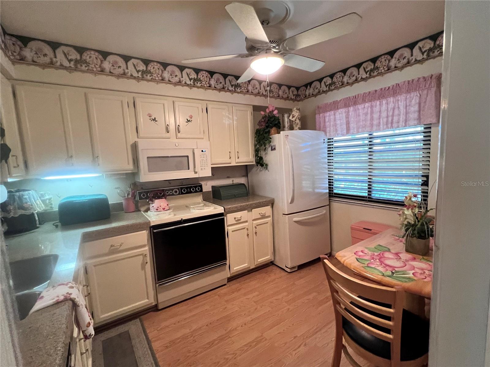 VILLAGE LAKE - Residential