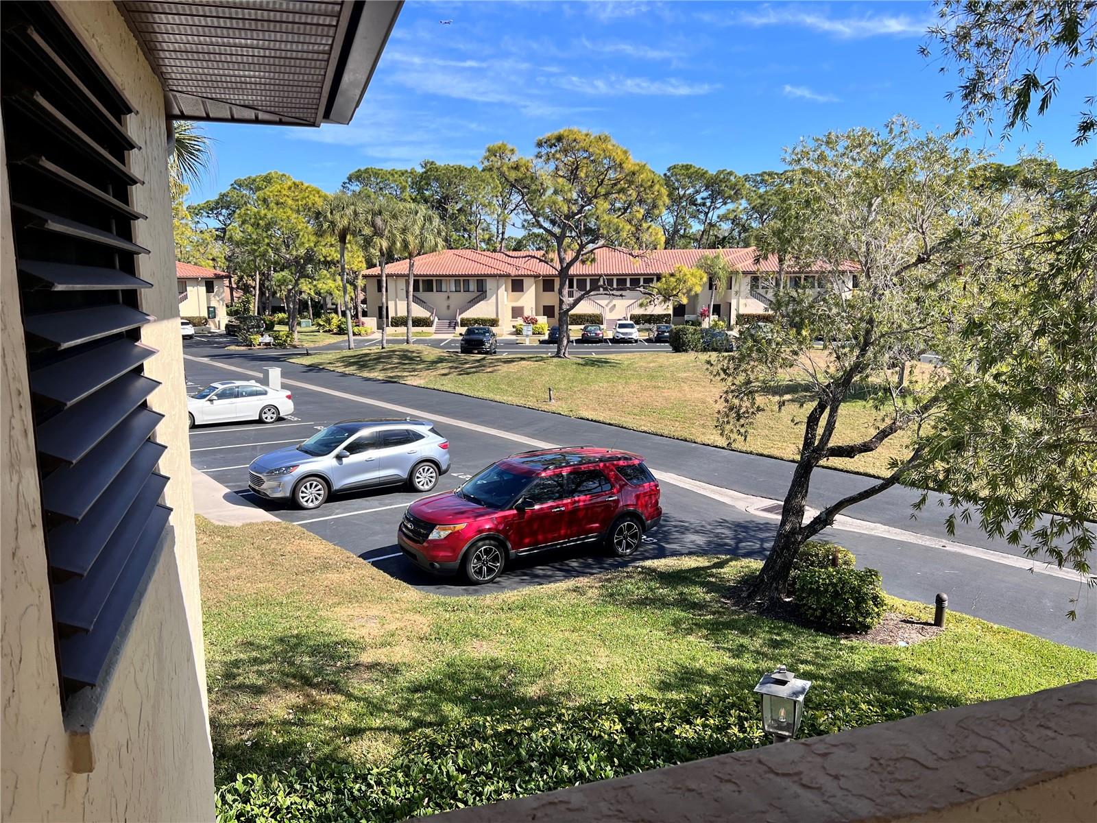 VILLAGE LAKE - Residential